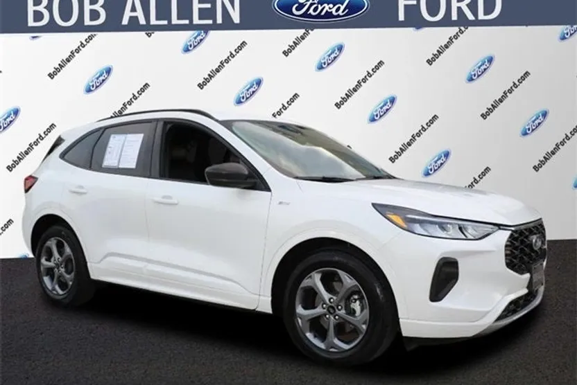 2024 Ford Escape ST-Line photo 1