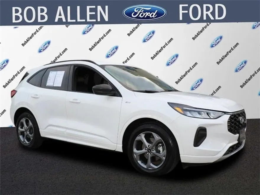 2024 Ford Escape ST-Line photo 1