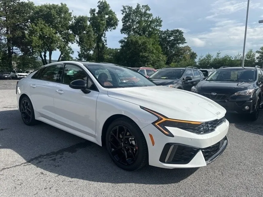2026 Kia K5 GT-Line photo 1