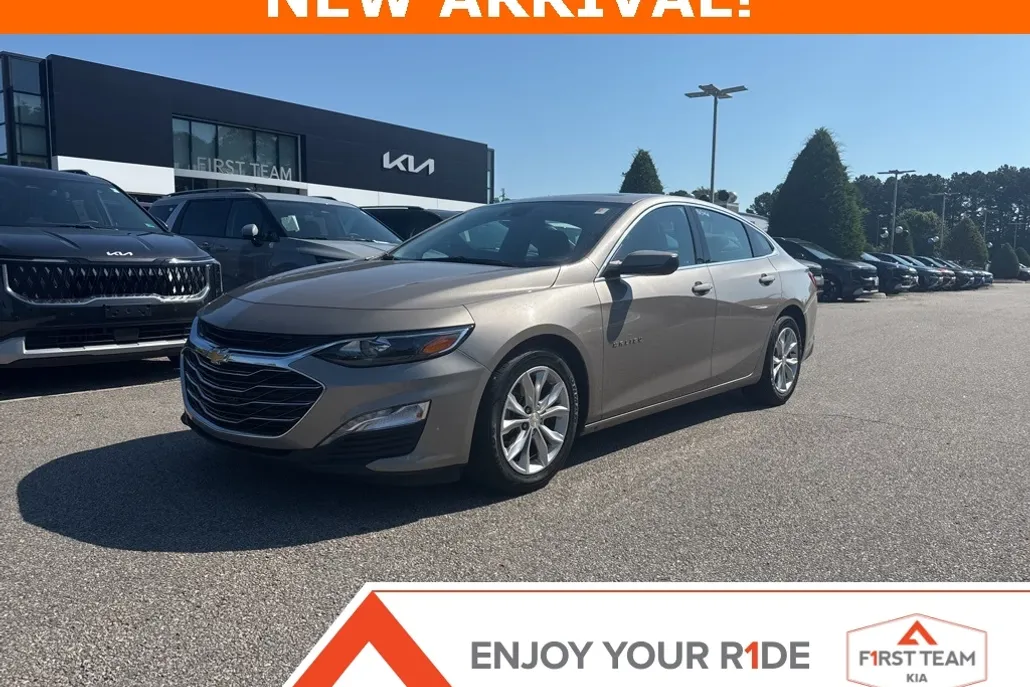 2023 Chevrolet Malibu 1LT photo 1