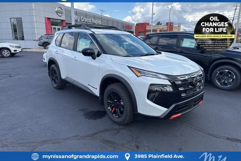 2026 Nissan Rogue SV photo 1