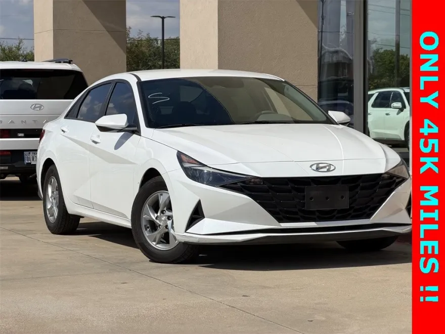 2022 Hyundai Elantra SE photo 1