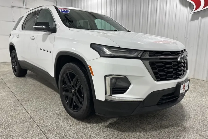 2022 Chevrolet Traverse Leather photo 1
