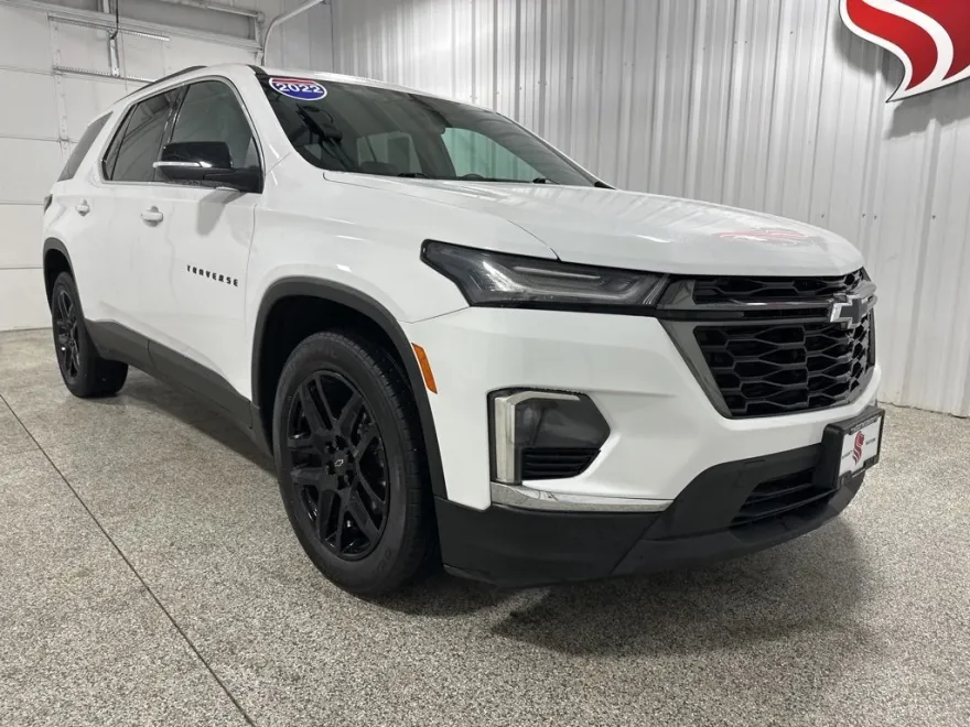 2022 Chevrolet Traverse Leather photo 1