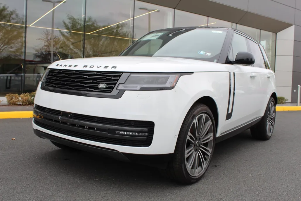 2025 Land Rover Range Rover SE photo 1