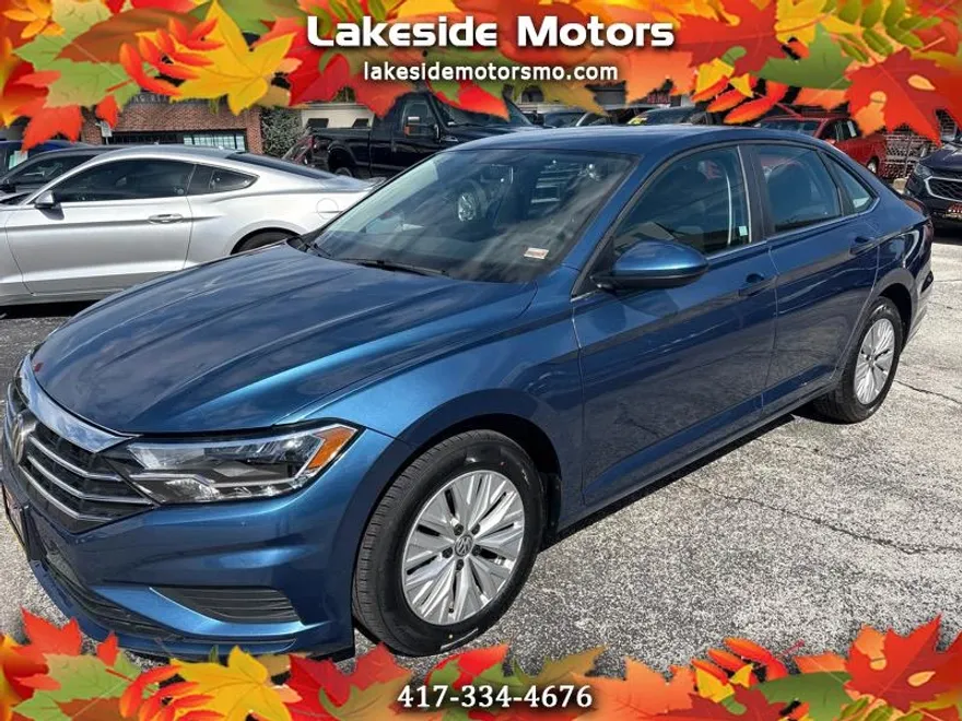 2019 Volkswagen Jetta R-Line photo 1