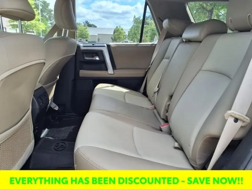 2016 Toyota 4Runner SR5 Premium photo 1