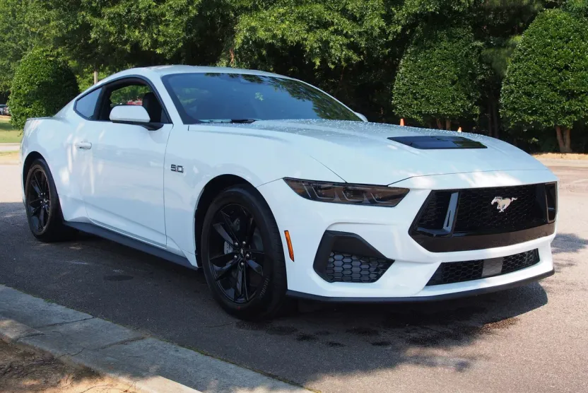 2025 Ford Mustang GT photo 1