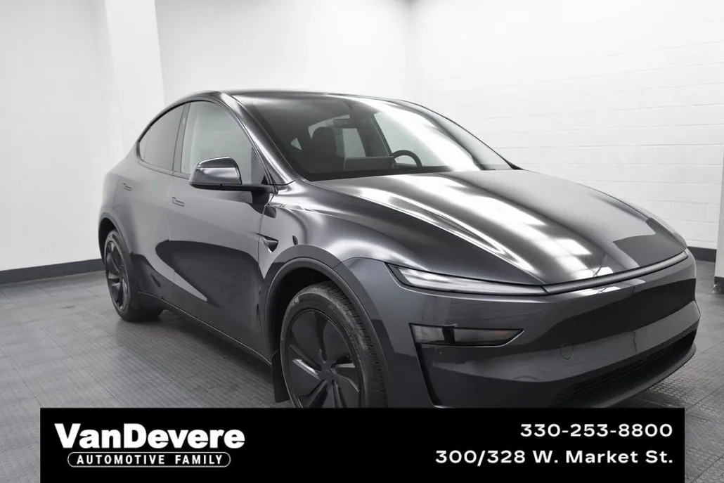 2026 Tesla Model Y Long Range photo 1