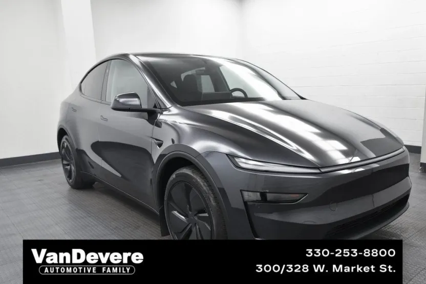 2026 Tesla Model Y Long Range photo 1