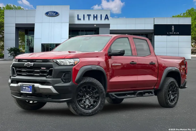 2024 Chevrolet Colorado Trail Boss photo 1