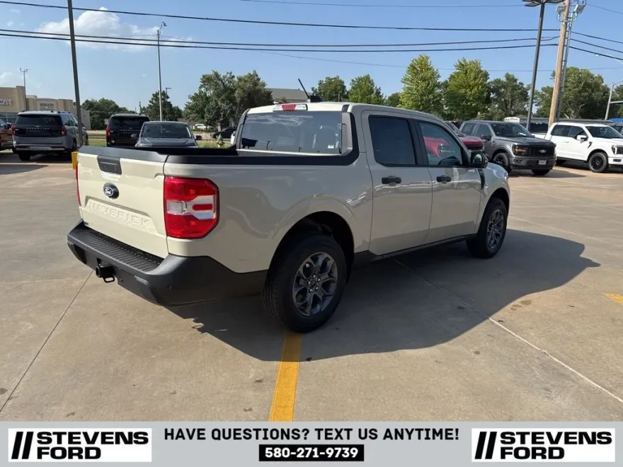 2025 Ford Maverick XLT photo 1