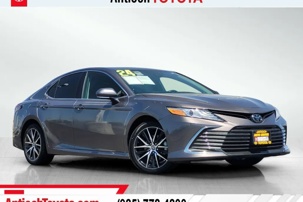 2024 Toyota Camry XLE photo 1