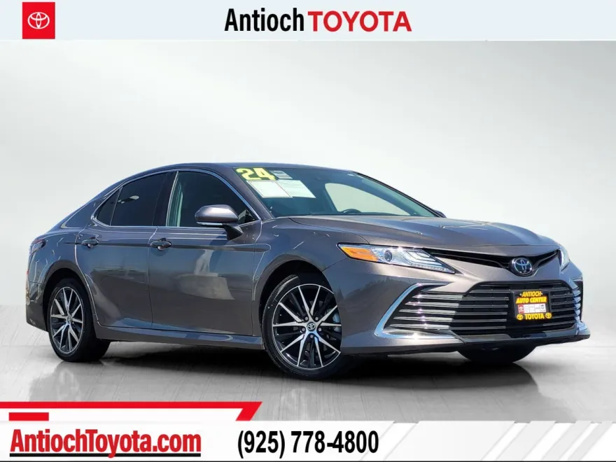 2024 Toyota Camry XLE photo 1