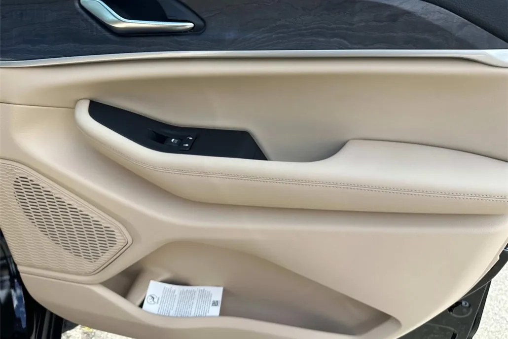 2025 Jeep Grand Cherokee Limited photo 1