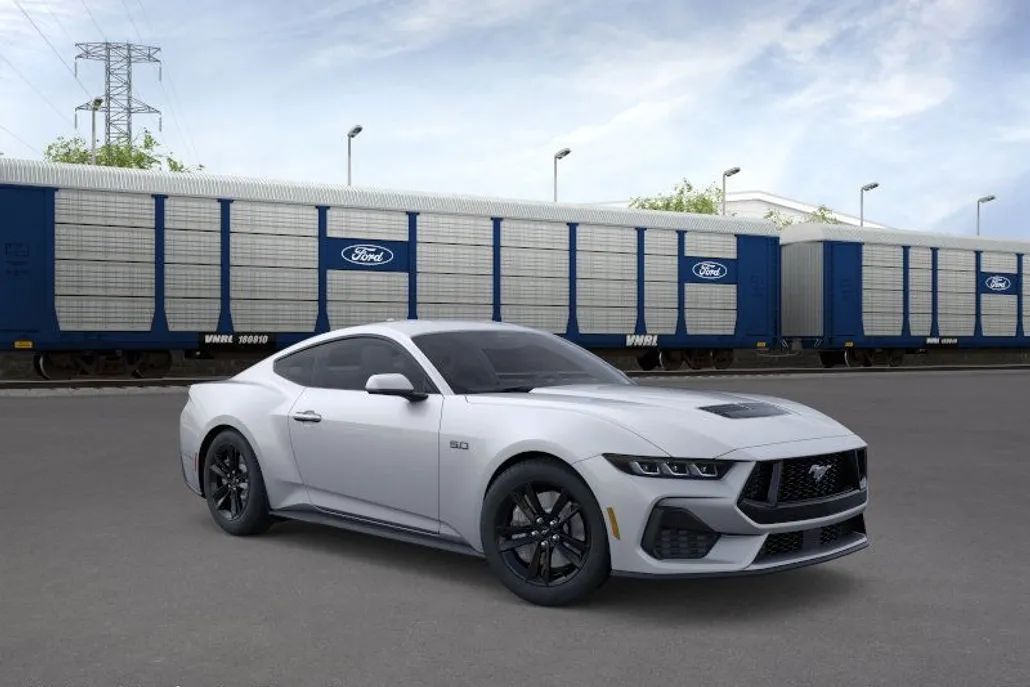 2025 Ford Mustang GT photo 1