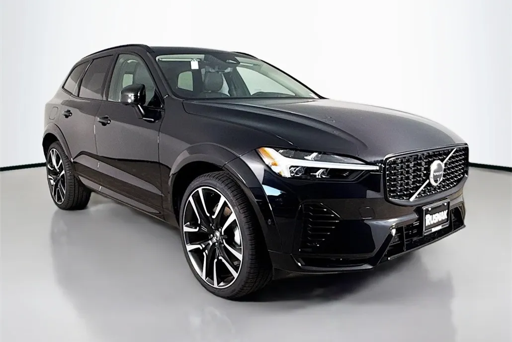 2025 Volvo XC60 Hybrid T8 photo 1