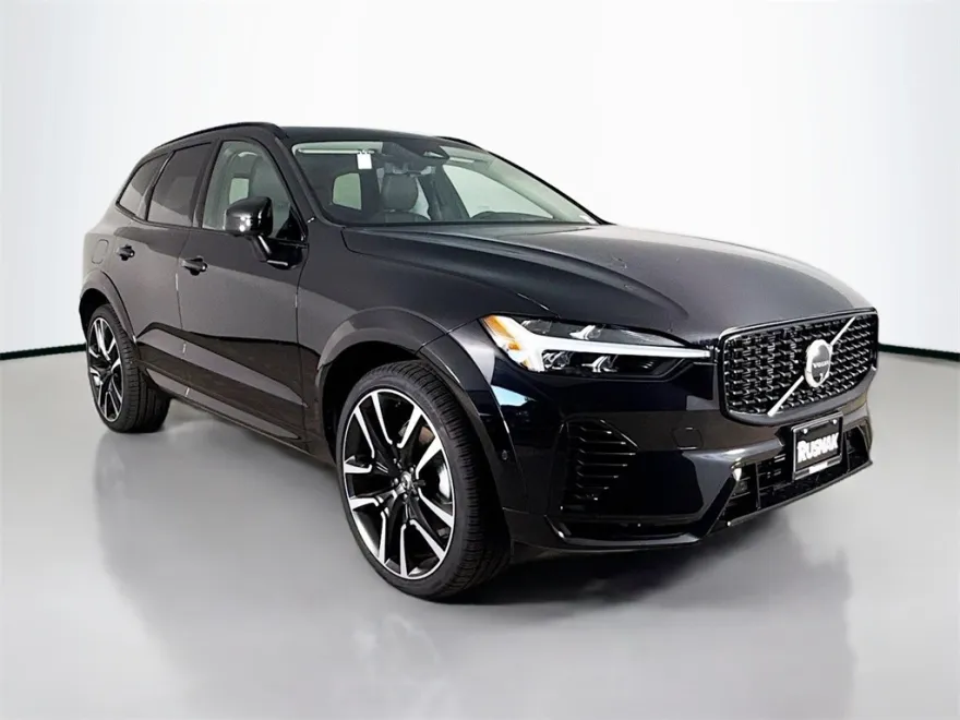 2025 Volvo XC60 Hybrid T8 photo 1