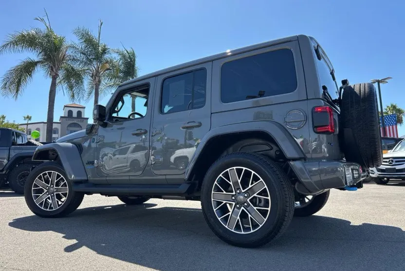 2022 Jeep Wrangler 4xe Unlimited Sahara High Altitude photo 1