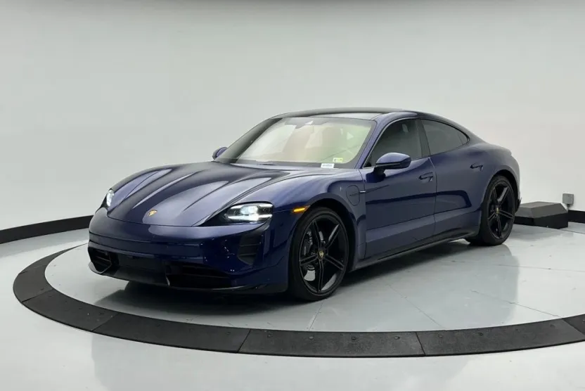 2021 Porsche Taycan Turbo photo 1