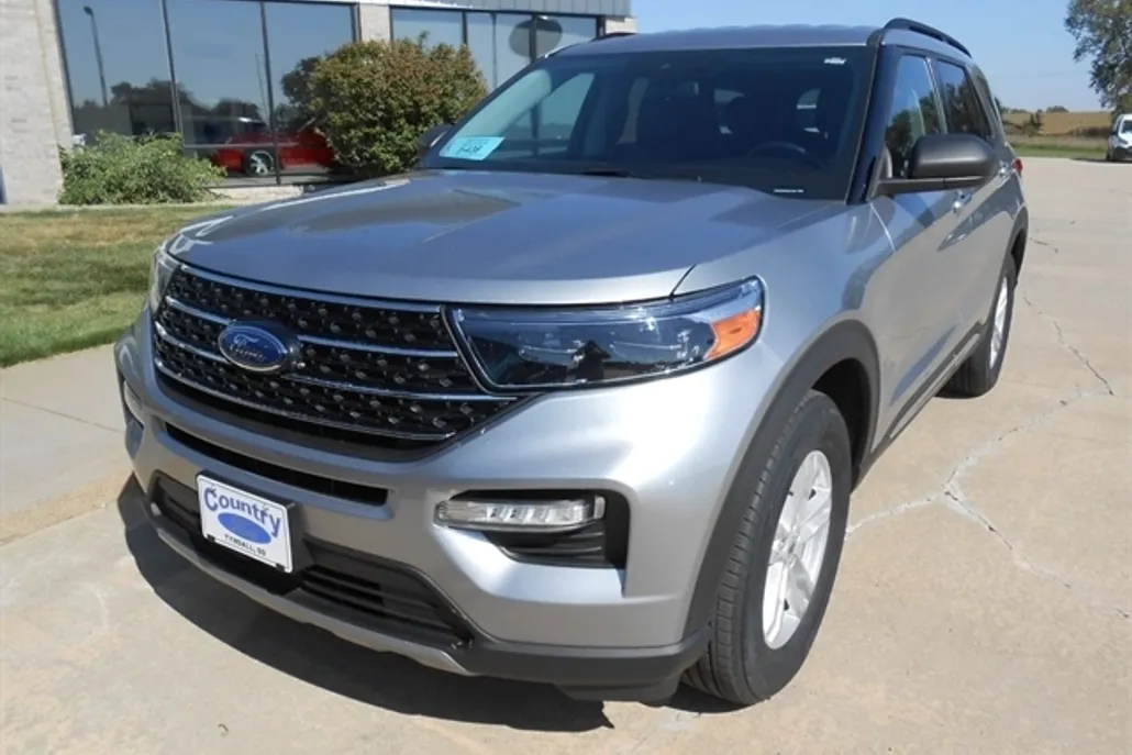 2021 Ford Explorer XLT photo 1