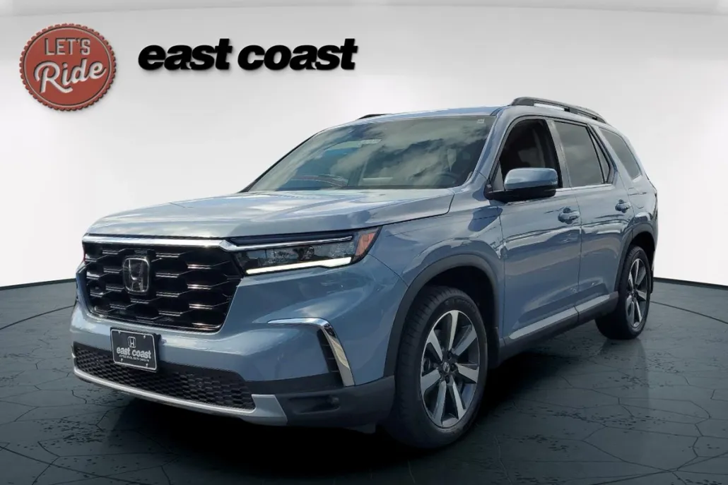 2025 Honda Pilot Touring photo 1