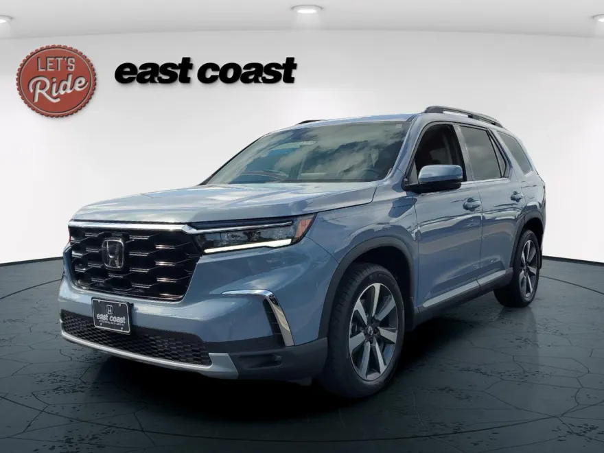 2025 Honda Pilot Touring photo 1