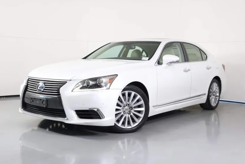 2017 Lexus LS 460 photo 1