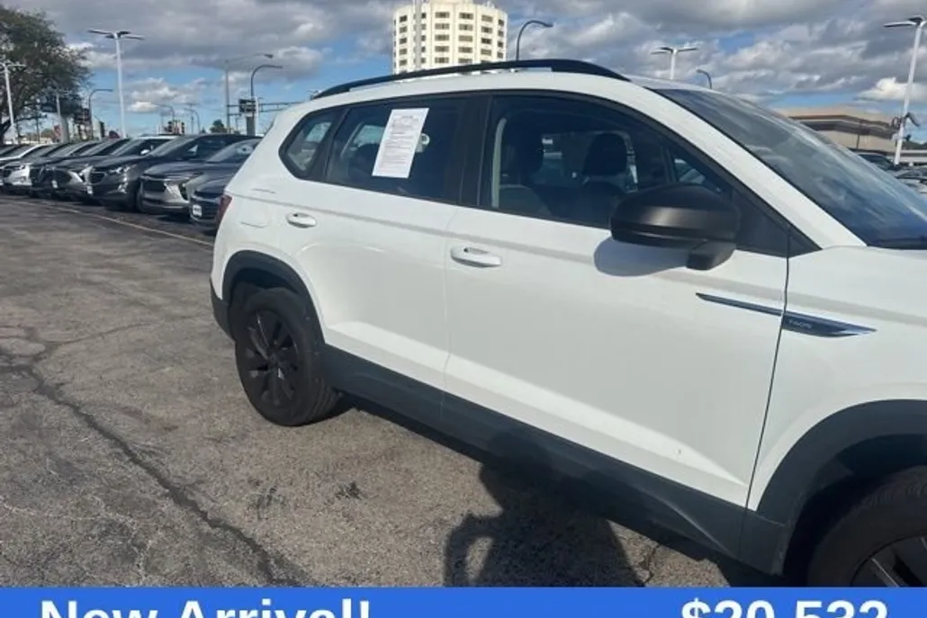 2024 Volkswagen Taos S photo 1