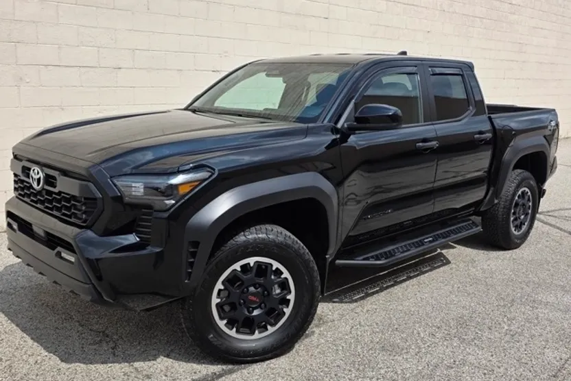 2024 Toyota Tacoma TRD Off-Road photo 1