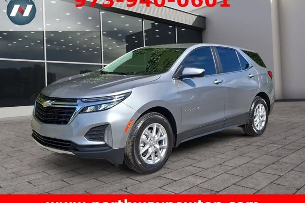 2023 Chevrolet Equinox LT photo 1