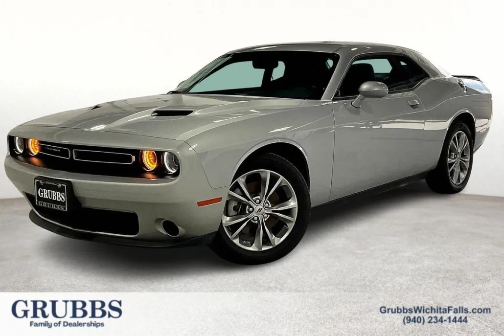 2023 Dodge Challenger SXT AWD photo 1