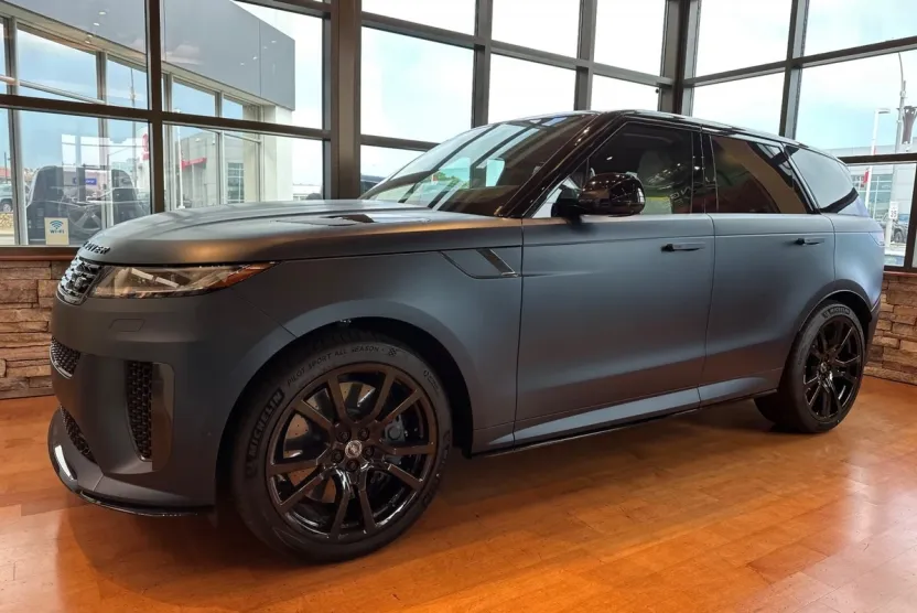 2025 Land Rover Range Rover Sport photo 1