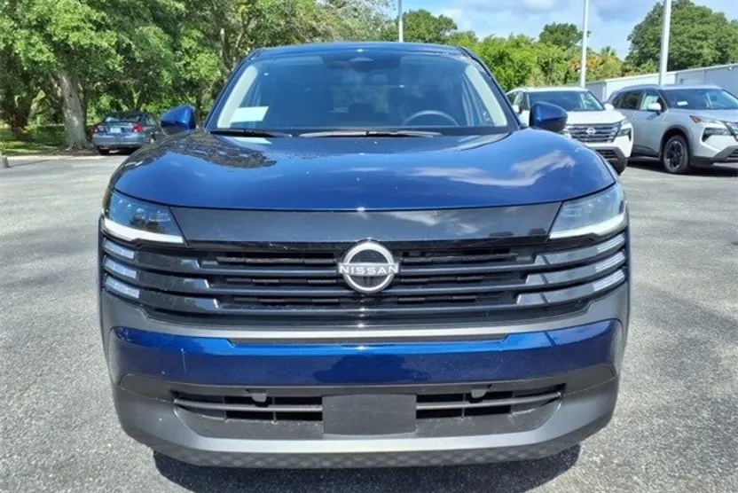 2025 Nissan Kicks SV photo 1