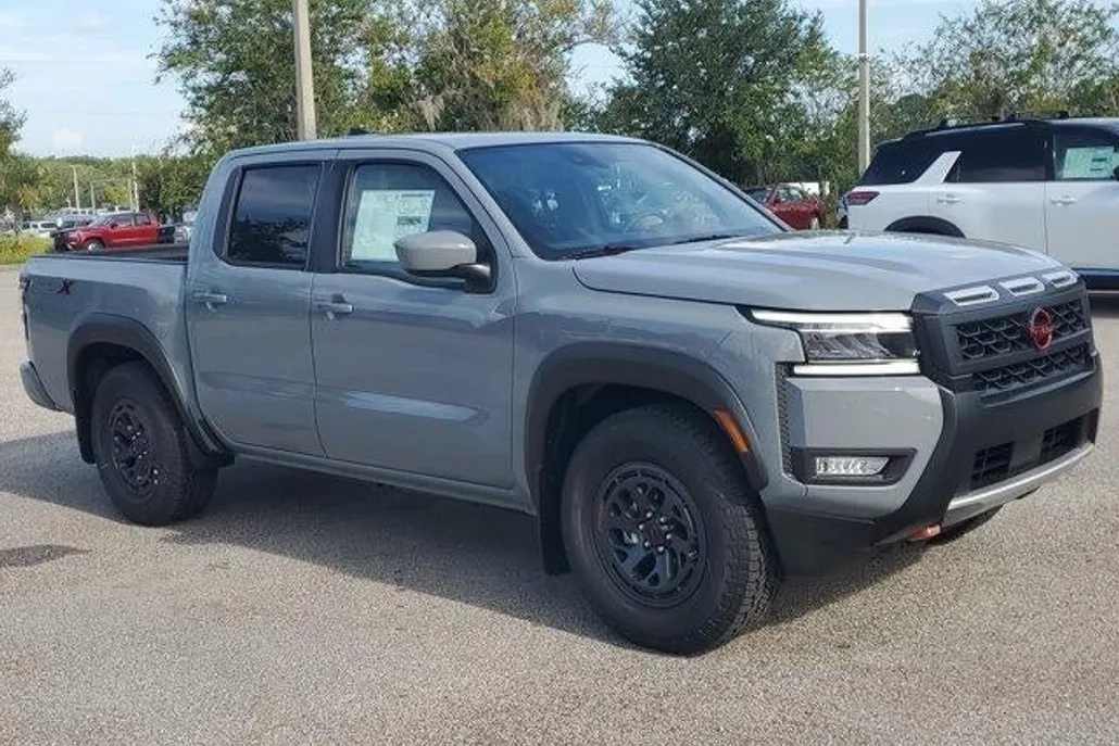 2025 Nissan Frontier Crew Cab PRO-X photo 1