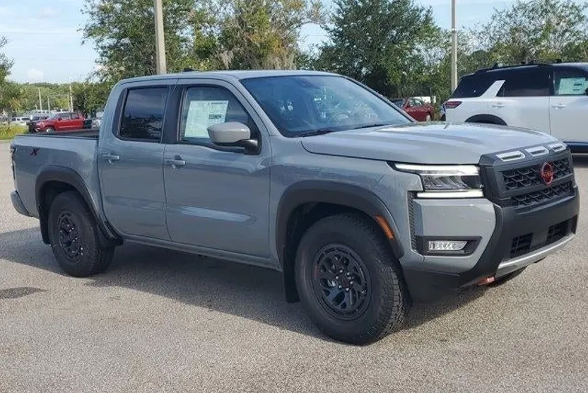 2025 Nissan Frontier Crew Cab PRO-X photo 1