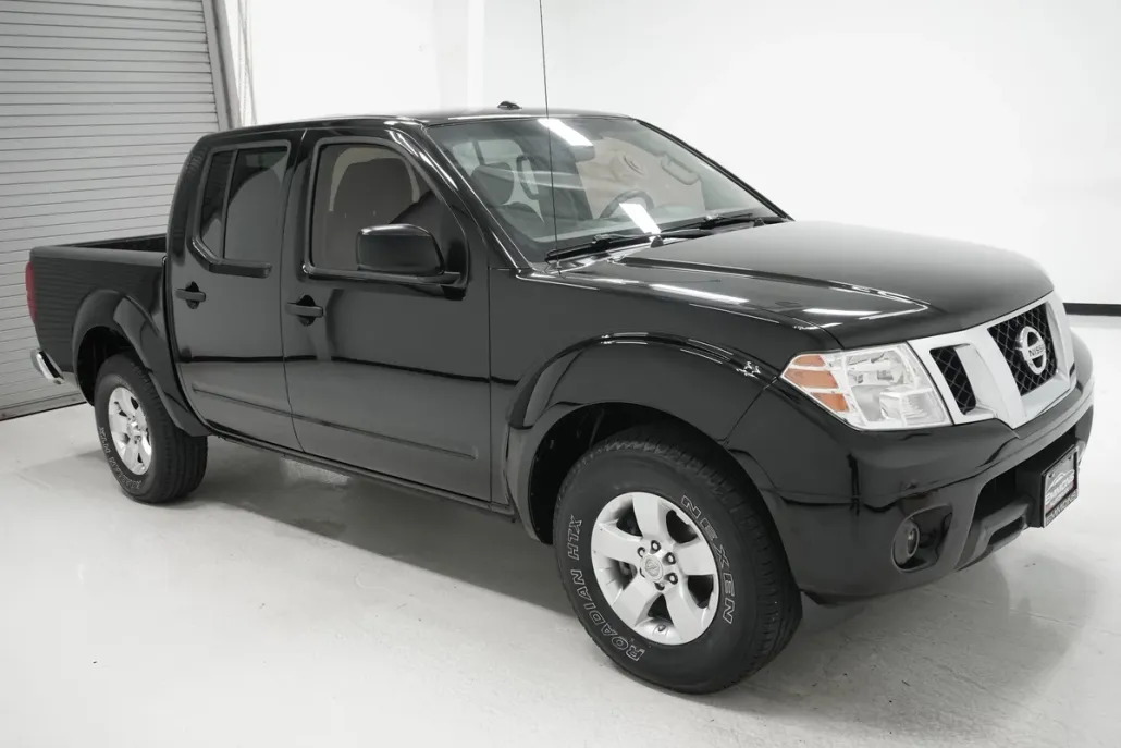 2012 Nissan Frontier SV photo 1