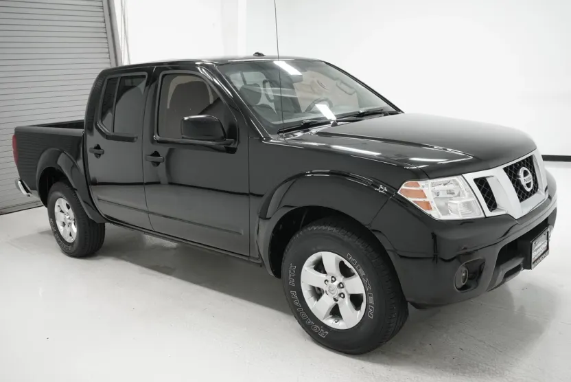 2012 Nissan Frontier SV photo 1
