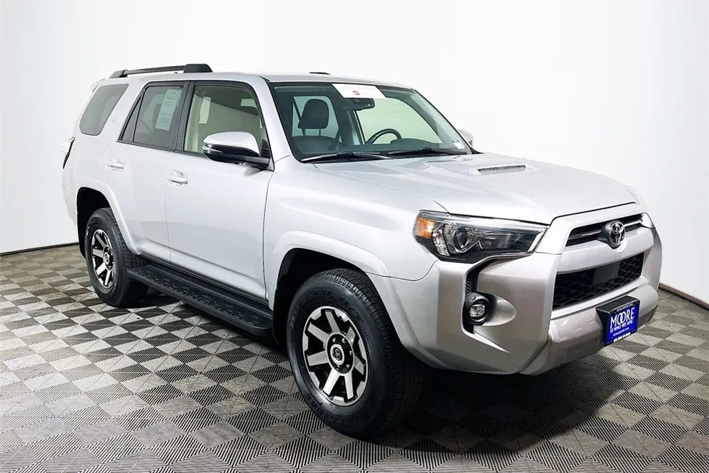 2024 Toyota 4Runner TRD Off-Road Premium photo 1