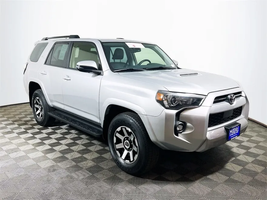 2024 Toyota 4Runner TRD Off-Road Premium photo 1
