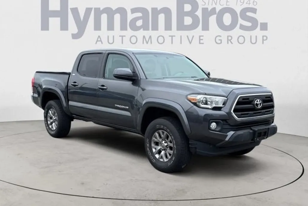 2016 Toyota Tacoma SR5 photo 1