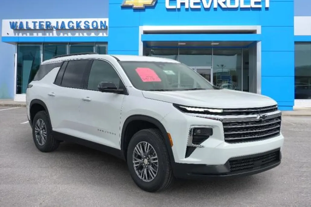 2025 Chevrolet Traverse photo 1