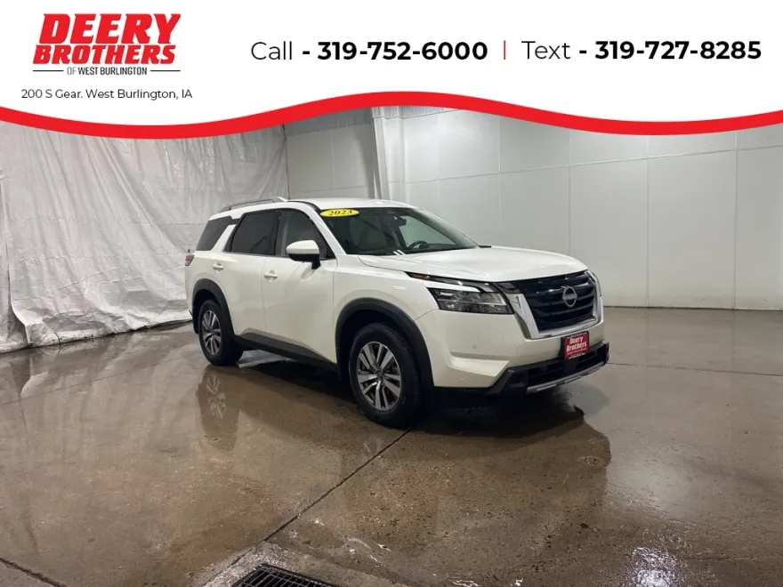 2023 Nissan Pathfinder SL photo 1