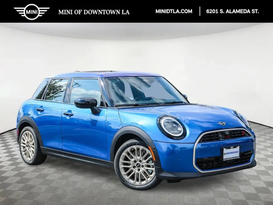 2025 Mini Cooper 4 Door Hardtop Signature photo 1