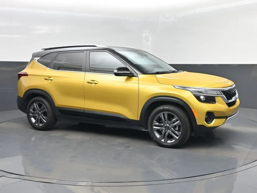 2023 Kia Seltos S Nightfall Edition photo 1