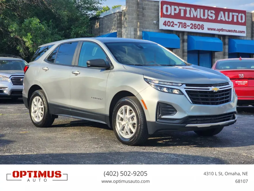 2023 Chevrolet Equinox LS photo 1