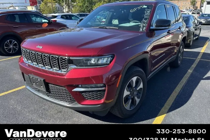2024 Jeep Cherokee Limited 4xe photo 1