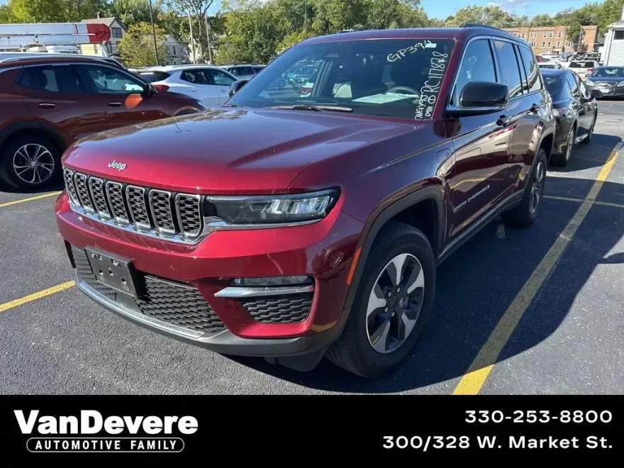 2024 Jeep Cherokee Limited 4xe photo 1