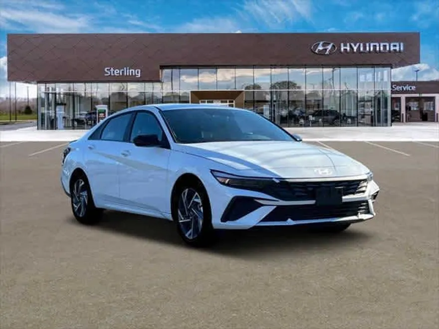 2025 Hyundai Elantra SEL Sport photo 1