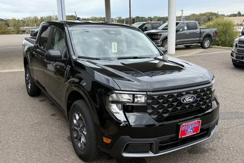 2025 Ford Maverick XLT photo 1